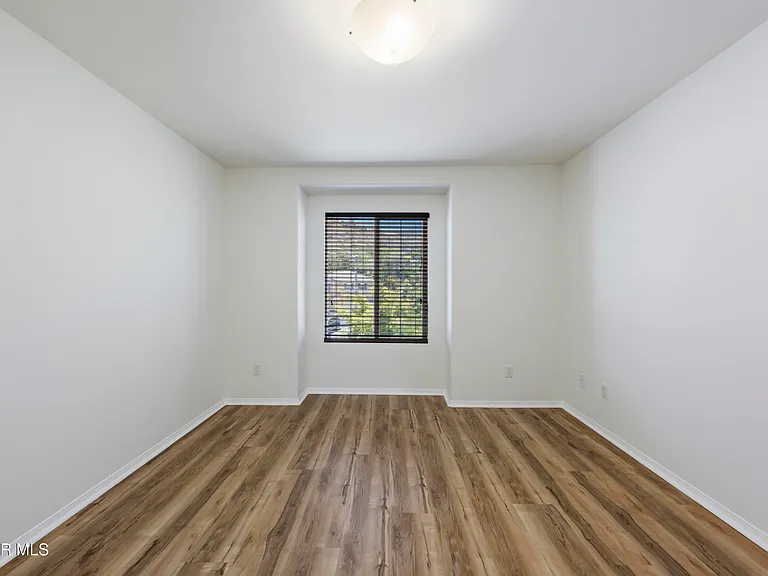 2946 Venezia Ln — Photo 24
