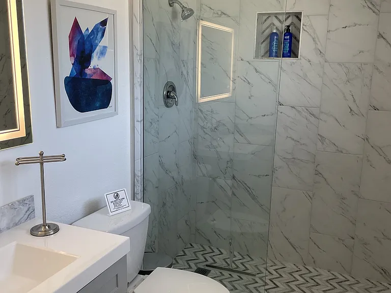 721 E Montebello Ave #225 — Photo 6