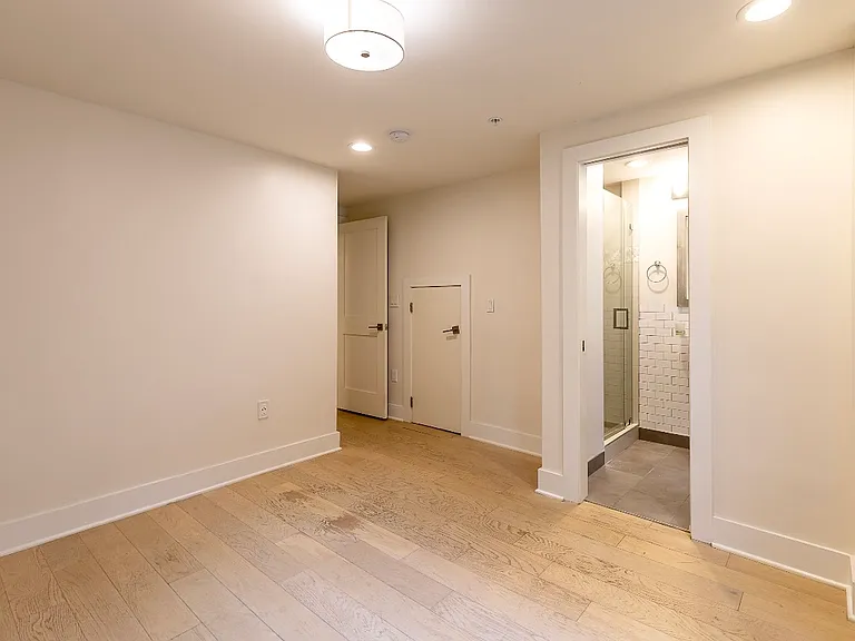 631 Florida Ave NE #B — Photo 10