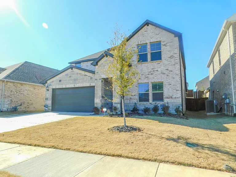 2457 Pinnacle Pl — Photo 3