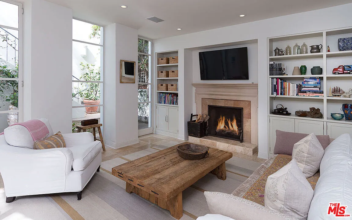 4 bed, 6.0 bath, 4410 sqft, $42,000 — Photo 4