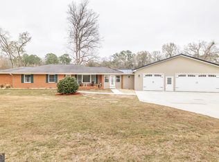 26 Mansfield Dr, Hawkinsville, GA 31036