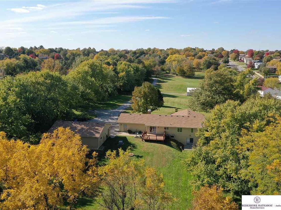 1st image of 3010 Birchwood Dr