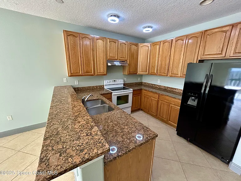 910 Twisting Branch Ct — Photo 8