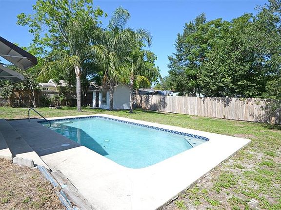 4th image of 1030 Vincent Dr