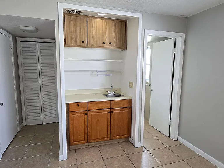 3810 SE 12th Ave — Photo 6