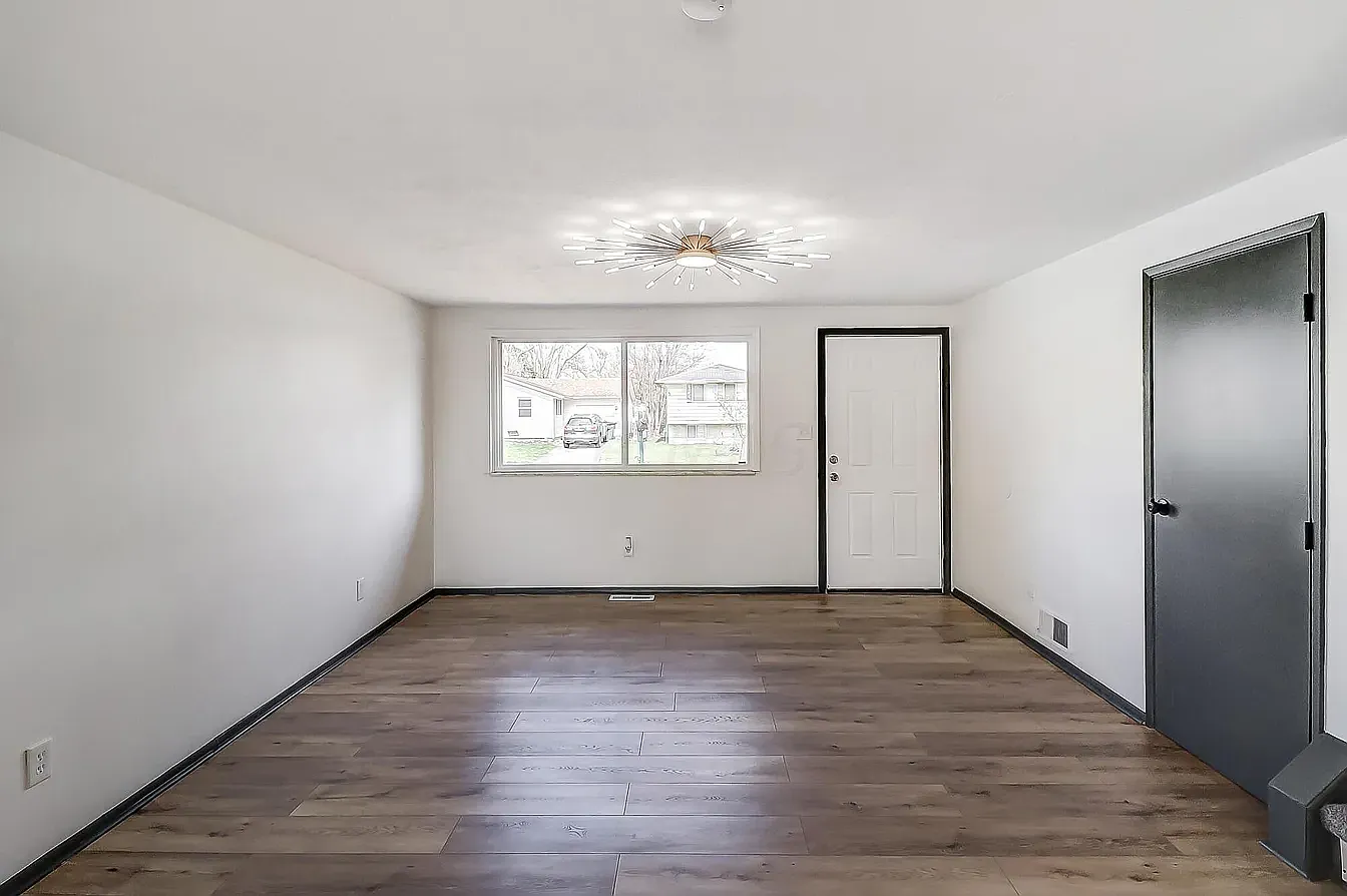 4 bed, 1344 sqft, $2,000 — Photo 4