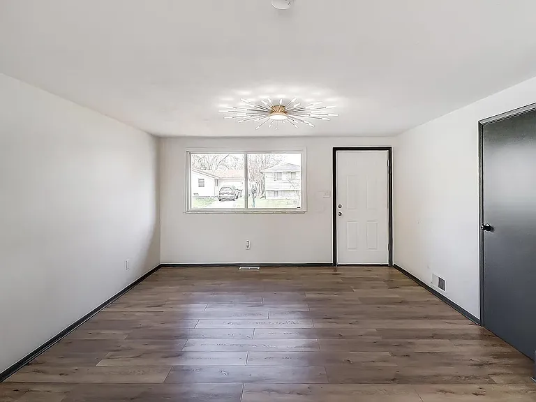 3505 Penfield Rd — Photo 4