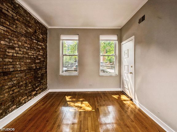 3rd image of 1821 N Wolcott Ave Unit 1F