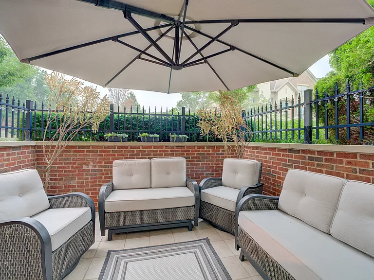 8 Astor Pl — Photo 5