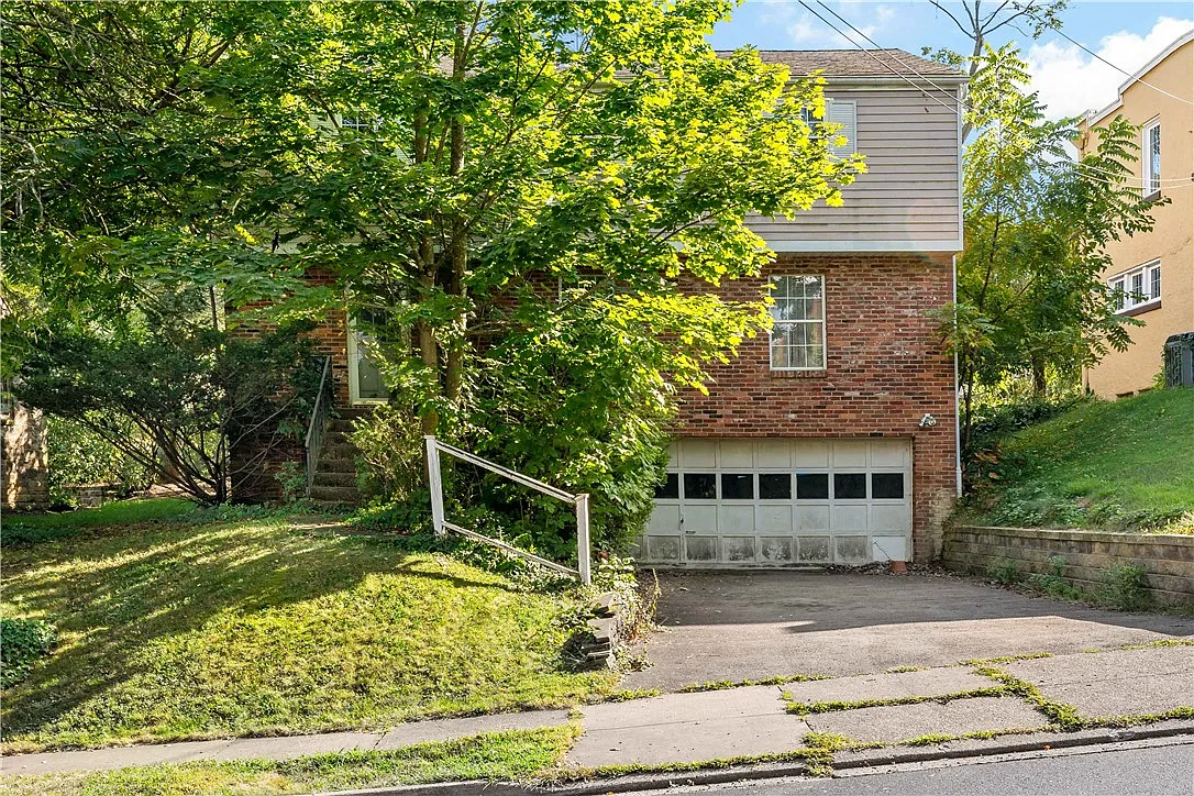 216 Catalpa Pl photo 1