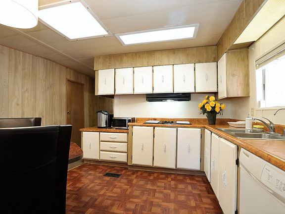 3rd image of 3046 Oakbridge Dr #3046
