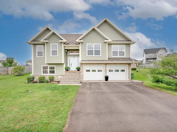 15 Lily Ct, Stratford, PE C1B 0H6