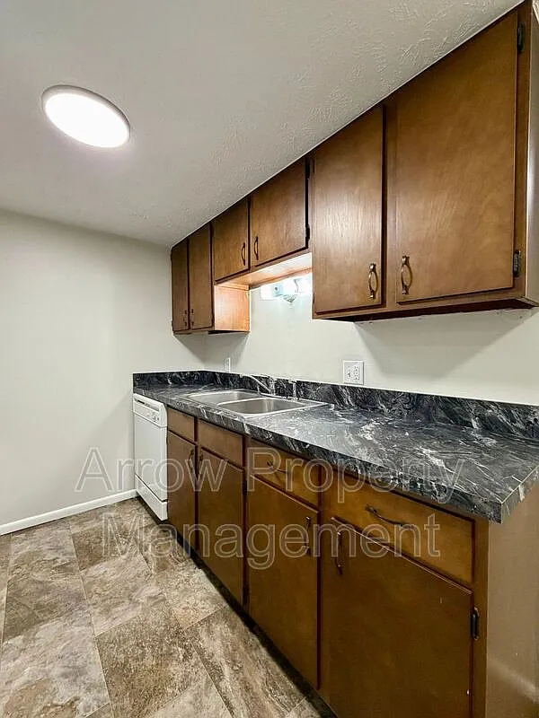 1 bed, 1.0 bath, 625 sqft, $745 — Photo 3