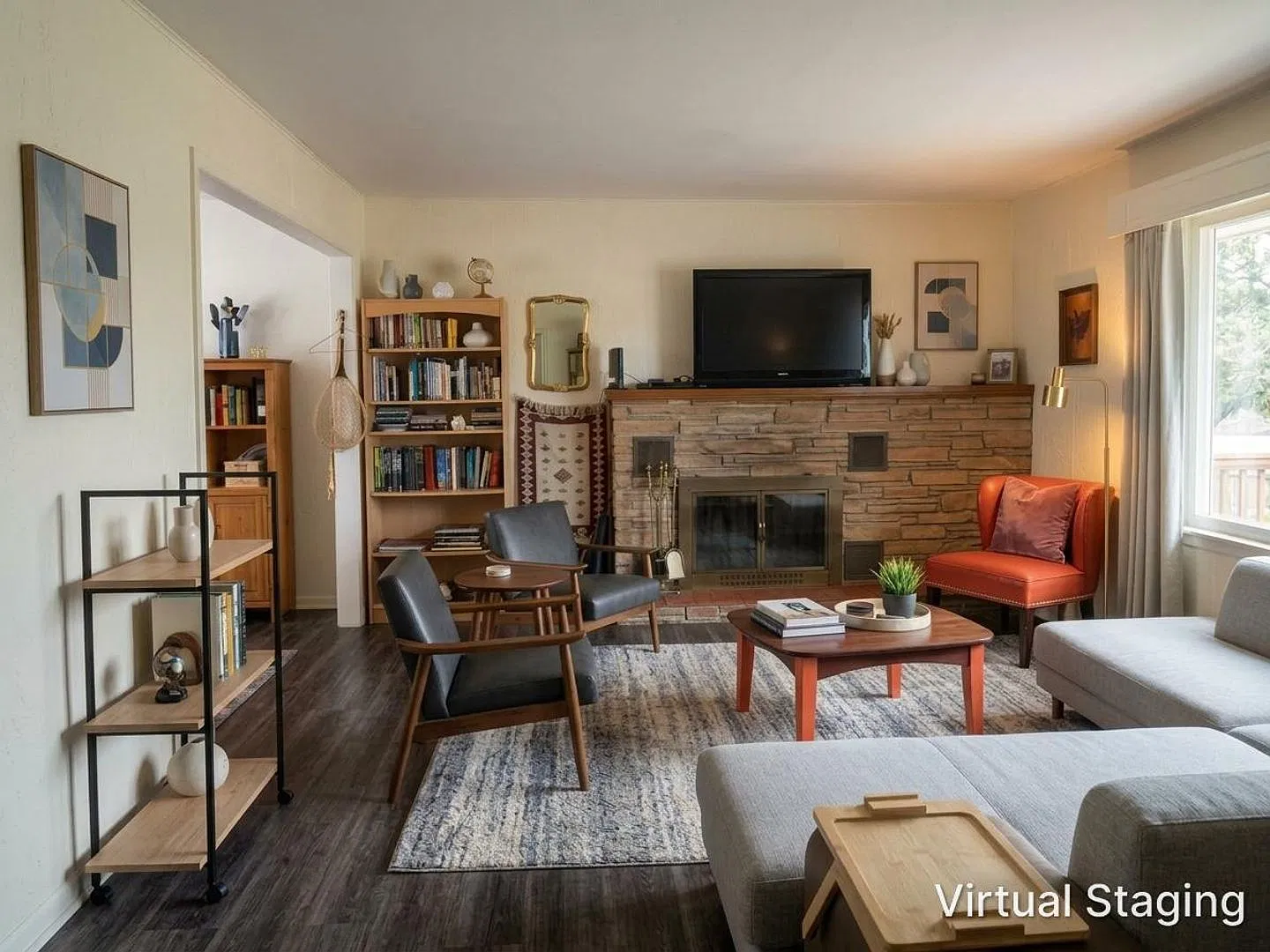 2 Bed 1 Bath House With Garage — Photo 2