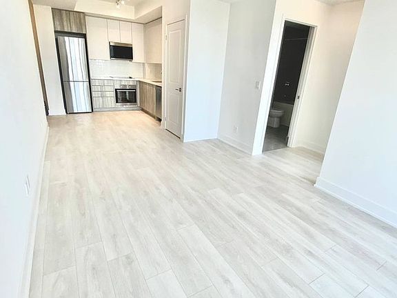 4th image of 297 Oak Walk Dr #807
