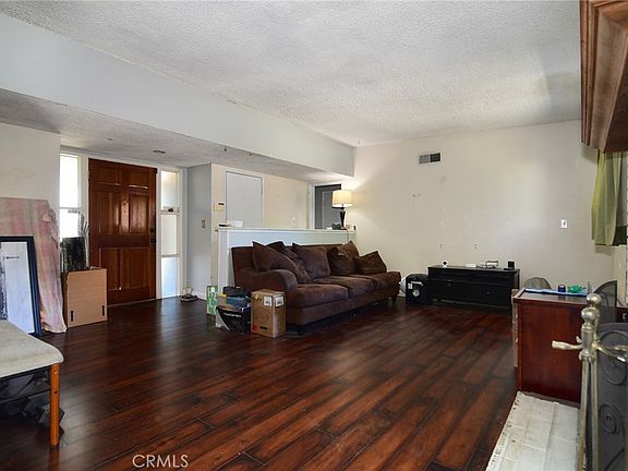 4th image of 14913 Hubbard St