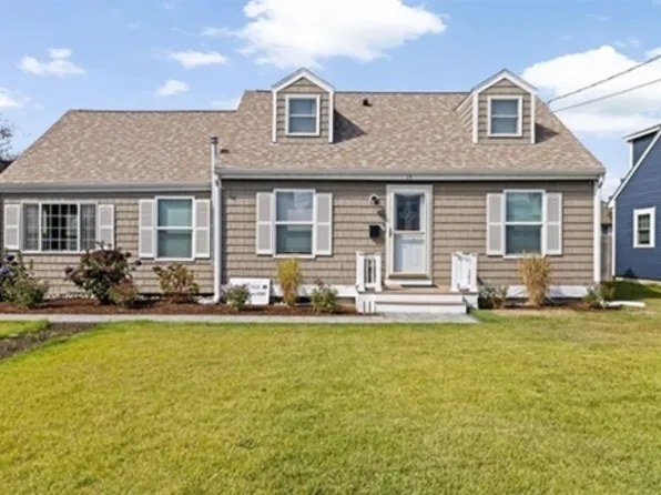 15 Packard Ave, Hull, MA 02045