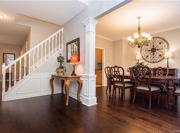 2nd image of 3527 Manor House Dr