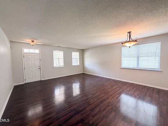 3rd image of 506 Hillview Dr