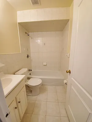 Rented by Paragon Real Estate Corporation | media 10