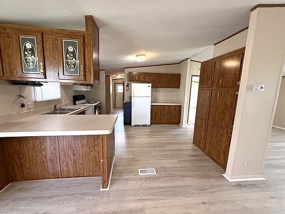 2nd image of 105 Kelsey Pkwy