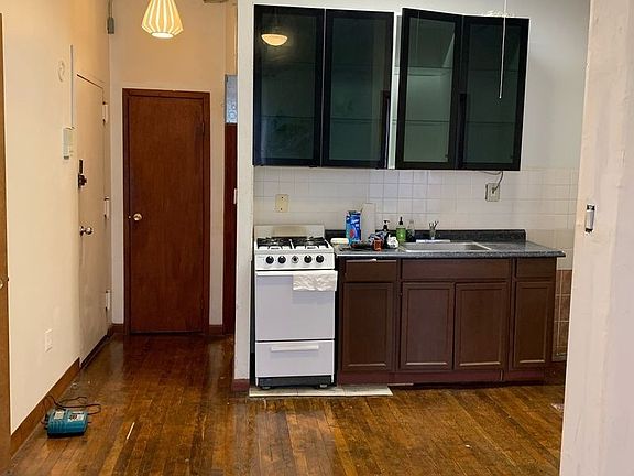 3rd image of 216 Thompson St APT 4F