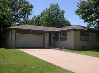 1105 S Royal Rd, Wichita, KS 67207
