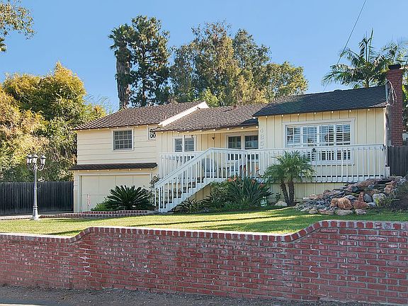 3rd image of 4855 Marguerita Ln