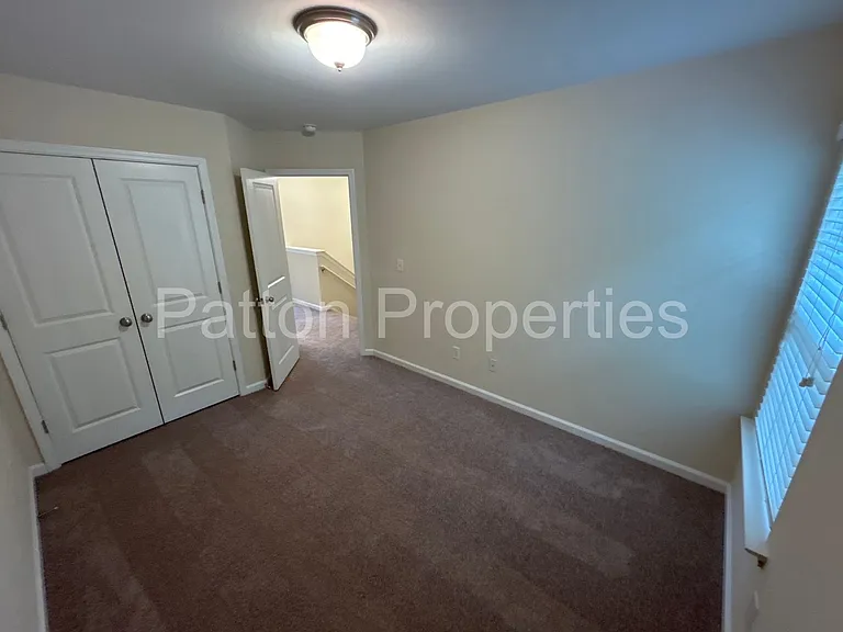 213 Favorite Ct — Photo 15