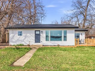 28576 N Parkview Dr, Island Lake, IL 60042