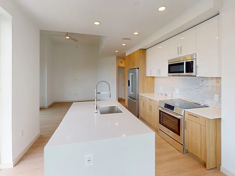 101 N Meridian — Photo 146
