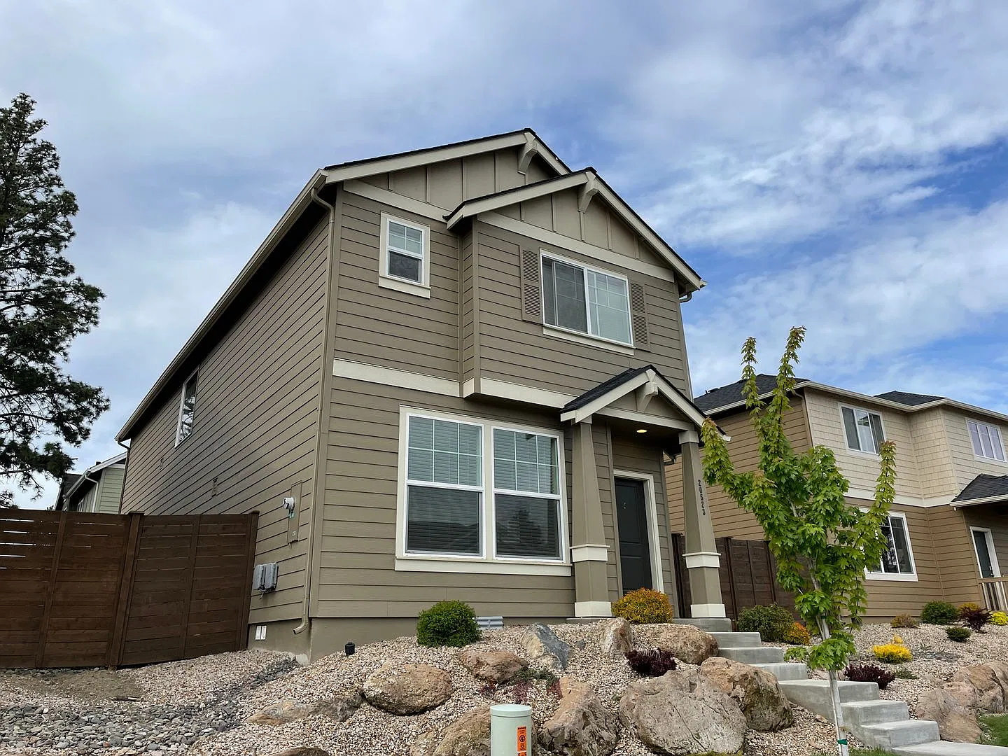 3 Bedroom Home in Stone Creek Community Pool & Front Yard Maintenance Included! — Photo 2