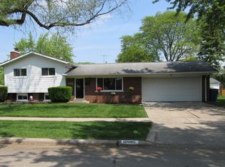 12085 Racine Rd, Warren, MI 48093