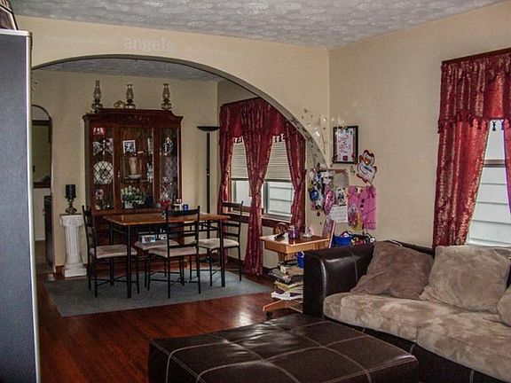 3rd image of 2448 Neva Dr