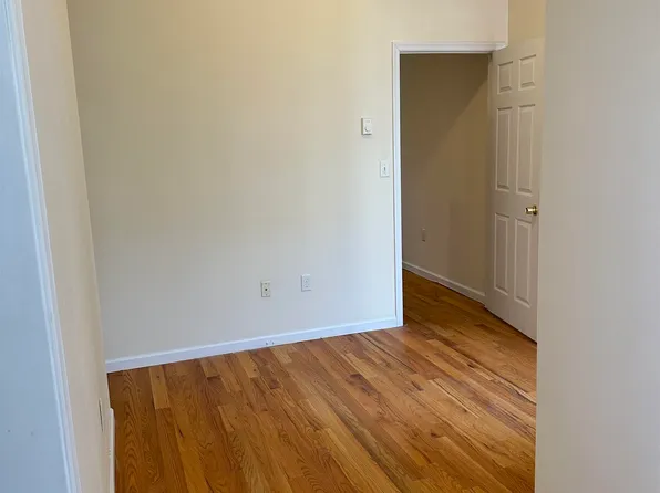 942 Willow Avenue image 13 of 14