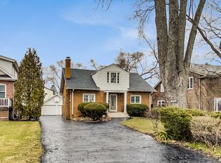 1633 Harding Rd, Northfield, IL 60093