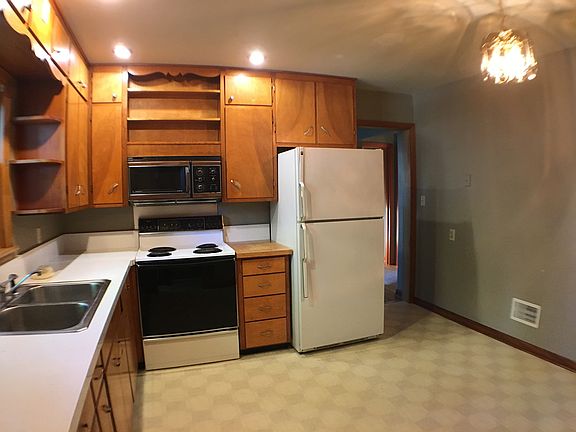 2nd image of 1101 Amelia Ave
