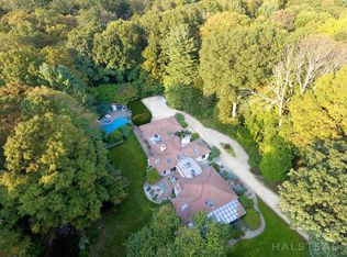 65 Windward Ln, Stamford, CT 06903