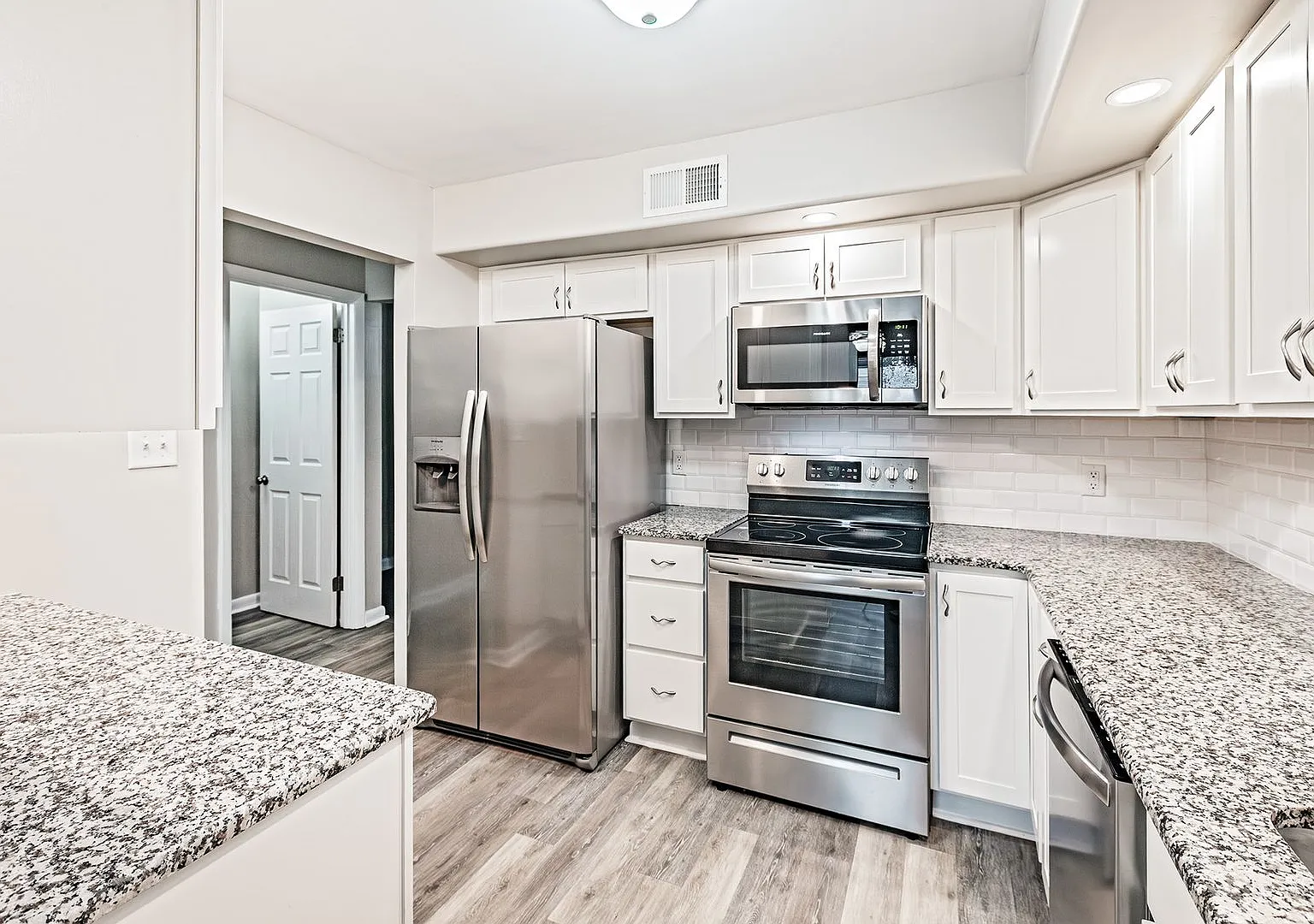 Christina Village - 3 bedroom, 2.5 bath townhome — Photo 3