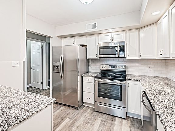 3rd image of 2204 Olden Ave
