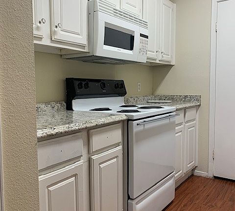 3rd image of 12166 Metric Blvd APT 169