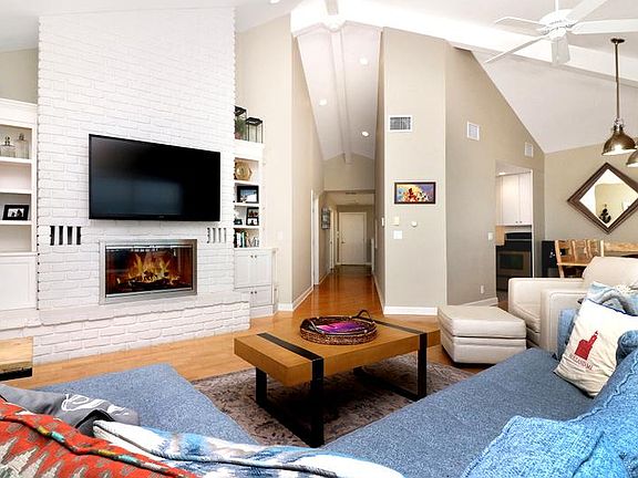 3rd image of 9471 Whispering Sands Dr