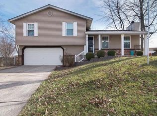 958 Guildford Ct, Saint Charles, MO