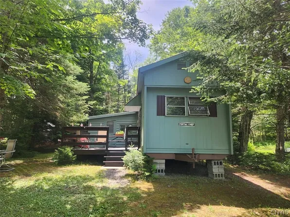 24 Evergreen Dr, Piseco, NY 12139