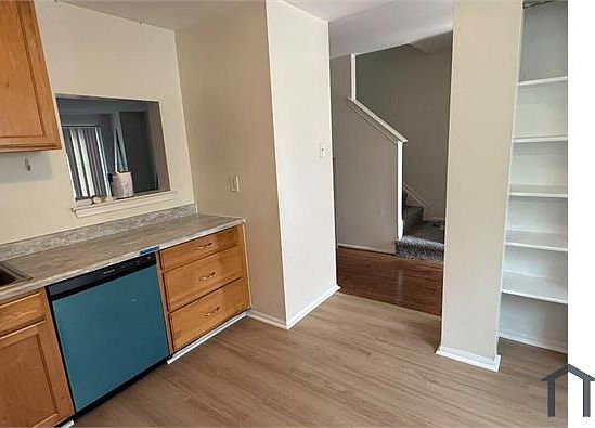 5th image of 96 Courtland Woods Cir