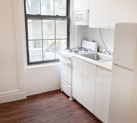 4th image of 49 W 8th St #2B