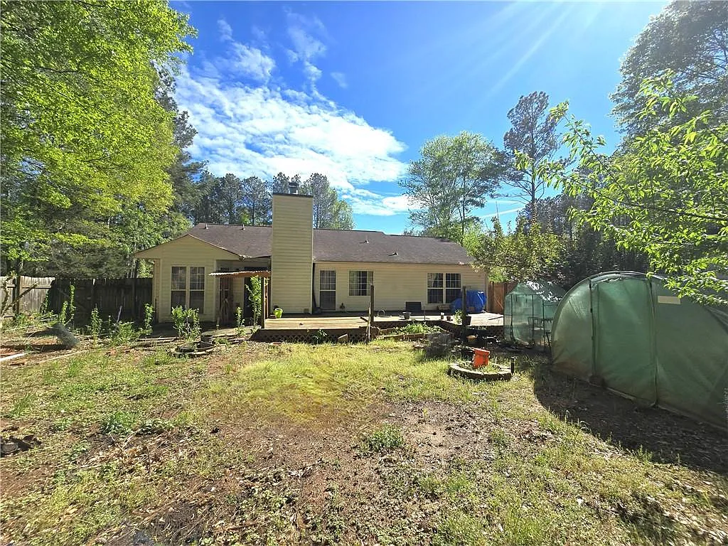 3 bed, 2.0 bath, 1270 sqft, $1,900 — Photo 3