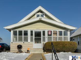 2422 Arbor St, Omaha, NE 68105