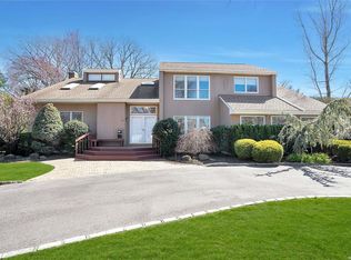 60 Burton Ln, Commack, NY 11725